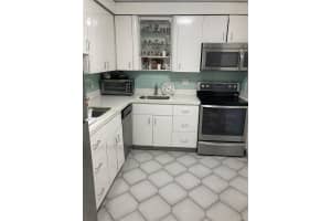 4101 Pine Tree Dr APT 511, Miami Beach, FL 33140, Sold 08/30/23