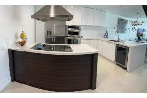 2950 NE 188th St APT 104, Aventura, FL 33180, Sold 10/30/23