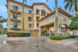 16135 Emerald Estates Dr APT 468, Weston, FL 33331, Sold 08/18/23