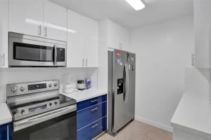 3410 Foxcroft Rd APT 202, Miramar, FL 33025, Sold 10/20/23