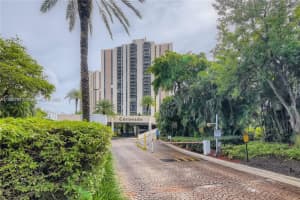 20335 W Country Club Dr APT 1203, Aventura, FL 33180, Sold 11/09/23