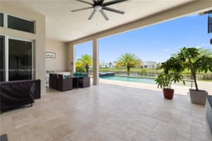 6835 S Stillwater Shores Dr, Davie, FL 33314, Sold 10/17/23