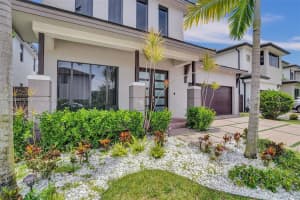 8754 NW 158th St, Miami Lakes, FL 33018, Sold 09/25/23