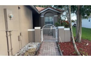 2340 E Aragon Blvd UNIT 3, Sunrise, FL 33313, Sold 09/01/23