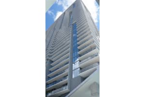 68 SE 6th St Apt 1611, Miami, FL 33131, Sold 09/28/23
