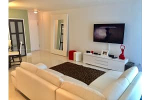 3001 S Ocean Dr APT 535, Hollywood, FL 33019, Sold 09/06/23