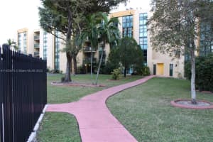 11780 SW 18th St Apt 303-2, Miami, FL 33175, Sold 01/17/24