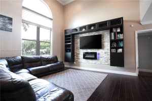 5660 Briarwood Way, Davie, FL 33331, Sold 12/06/23