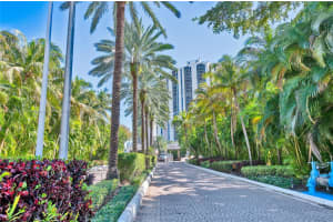 20379 W Country Club Dr APT 2537, Aventura, FL 33180, Sold 10/03/23