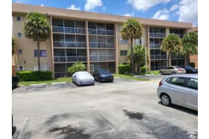 17000 NW 67th Ave APT 415, Hialeah, FL 33015, Sold 12/01/23