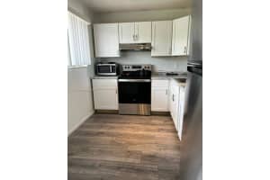 17000 NW 67th Ave APT 415, Hialeah, FL 33015, Sold 12/01/23