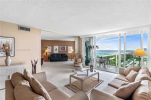 100 Bayview Dr APT 1922, Sunny Isles Beach, FL 33160, Sold 04/09/24