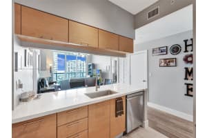 31 SE 5th St APT 3919, Miami, FL 33131, Sold 09/14/23