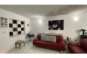 2527 W 76th St APT 110, Hialeah, FL 33016, Sold 09/07/23