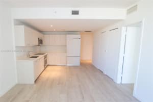 55 SW 9th St Apt 3310, Miami, FL 33130, Sold 10/13/23