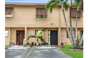 6854 NW 173rd Dr APT 206, Hialeah, FL 33015, Sold 09/20/23