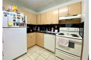 7110 NW 179th St APT 110, Hialeah, FL 33015, Sold 09/12/23