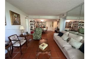 1621 Collins Ave APT 205, Miami Beach, FL 33139, Sold 09/13/23