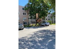 8421 NW 8th St Apt 305-4, Miami, FL 33126, Sold 03/11/24