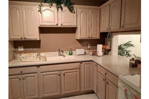 200 Gate Rd APT 110, Hollywood, FL 33024, Sold 09/11/23