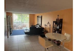 9310 Fontainebleau Blvd APT 210, Miami, FL 33172, Sold 01/19/24