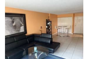 9310 Fontainebleau Blvd APT 210, Miami, FL 33172, Sold 01/19/24