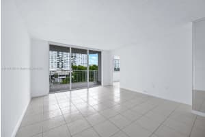 18061 Biscayne Blvd APT 402, Aventura, FL 33160, Sold 10/02/23