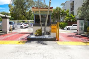 6886 N Kendall Dr APT D102, Pinecrest, FL 33156, Sold 09/29/23