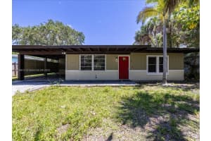 173 Island Cir, Siesta Key, FL 34242, Sold 11/28/23