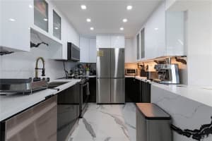 1623 Collins Ave APT 915, Miami Beach, FL 33139, Sold 08/02/24