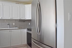 401 Ocean Dr APT 318, Miami Beach, FL 33139, Sold 08/09/23