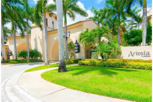 2925 NW 126th Ave Apt 319-1, Sunrise, FL 33323, Sold 09/28/23