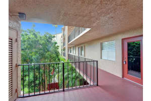7320 Lake Cir Dr APT 204, Margate, FL 33063, Sold 10/13/23