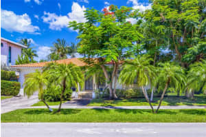 2935 N Bay Rd, Miami Beach, FL 33140, Sold 01/31/24