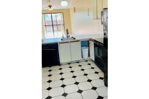 19037 NW 67th Pl, Hialeah, FL 33015, Sold 10/18/23