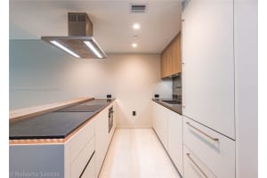 1000 Brickell Plaza Unit 2105, Miami, FL 33131, Sold 10/31/23