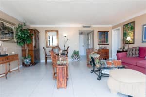 1450 Brickell Bay Dr APT 1114, Miami, FL 33131, Sold 10/03/23