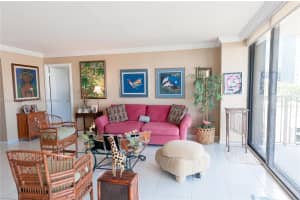 1450 Brickell Bay Dr APT 1114, Miami, FL 33131, Sold 10/03/23