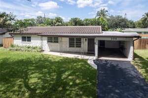 308 S 56th Terrace, Hollywood, FL 33023, Sold 12/15/23
