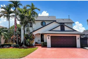 7864 NW 189th St, Hialeah, FL 33015, Sold 09/25/23