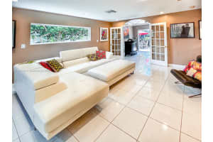 7864 NW 189th St, Hialeah, FL 33015, Sold 09/25/23