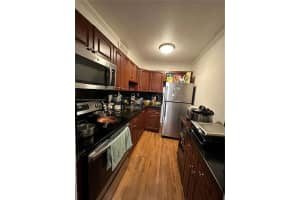 8411 NW 8th St APT 211, Miami, FL 33126, Sold 12/20/23