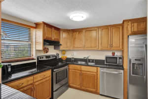 9170 Fontainebleau Blvd APT 401, Miami, FL 33172, Sold 01/12/24