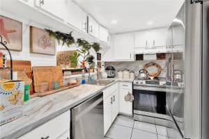 2075 SW 122nd Ave APT 313, Miami, FL 33175, Sold 10/13/23