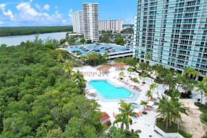 100 Bayview Dr APT 922, Sunny Isles Beach, FL 33160, Sold 10/20/23