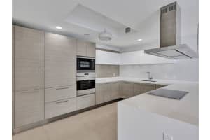 17111 Biscayne Blvd Unit 1707, Aventura, FL 33160, Sold 12/01/23