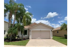 11885 SW 7th St, Pembroke Pines, FL 33025, Sold 09/13/23