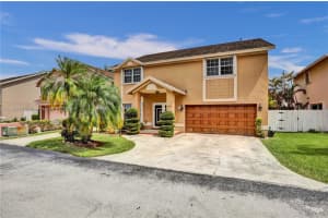 7825 NW 192nd St, Hialeah, FL 33015, Sold 10/04/23