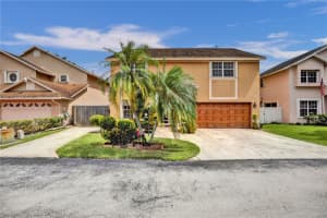 7825 NW 192nd St, Hialeah, FL 33015, Sold 10/04/23