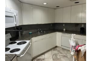 825 Brickell Bay Dr APT 1947, Miami, FL 33131, Sold 09/27/23